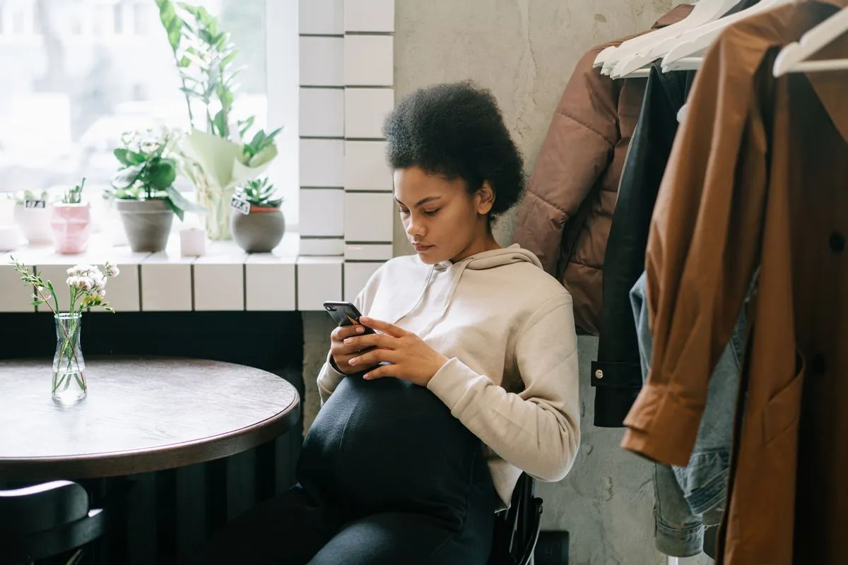 Checking a phone for a same-day cash advance Canada e-Transfer