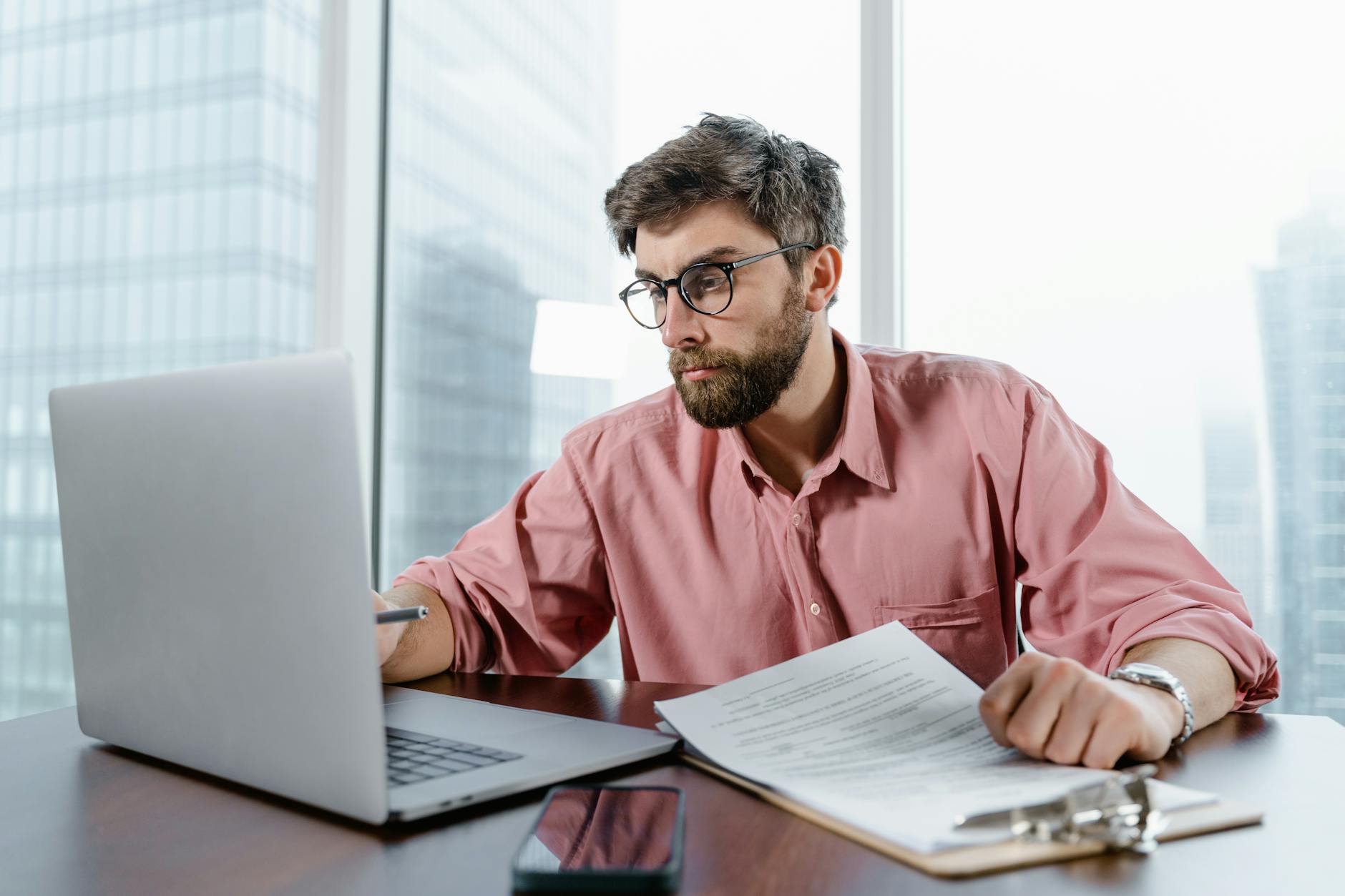 Reviewing a rapid cash loan application on a laptop in Canada