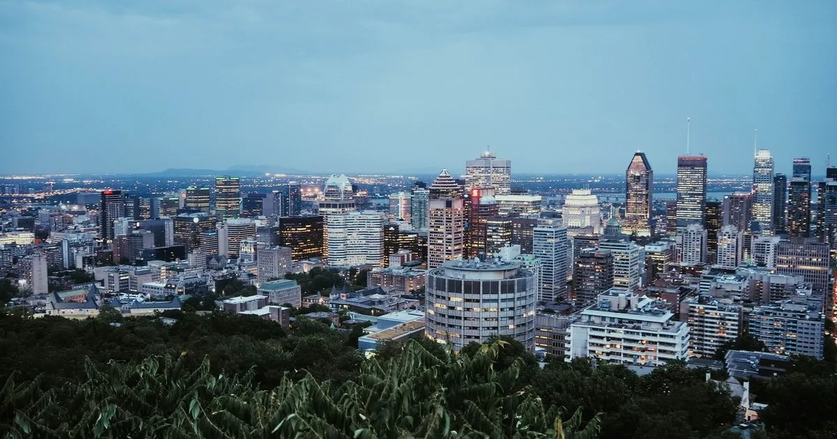 Montreal skyline at twilight - rapid cash loans Quebec same-day e-transfer