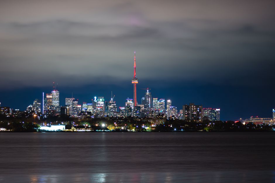 Toronto cityscape at night - 24/7 online cash loans Canada