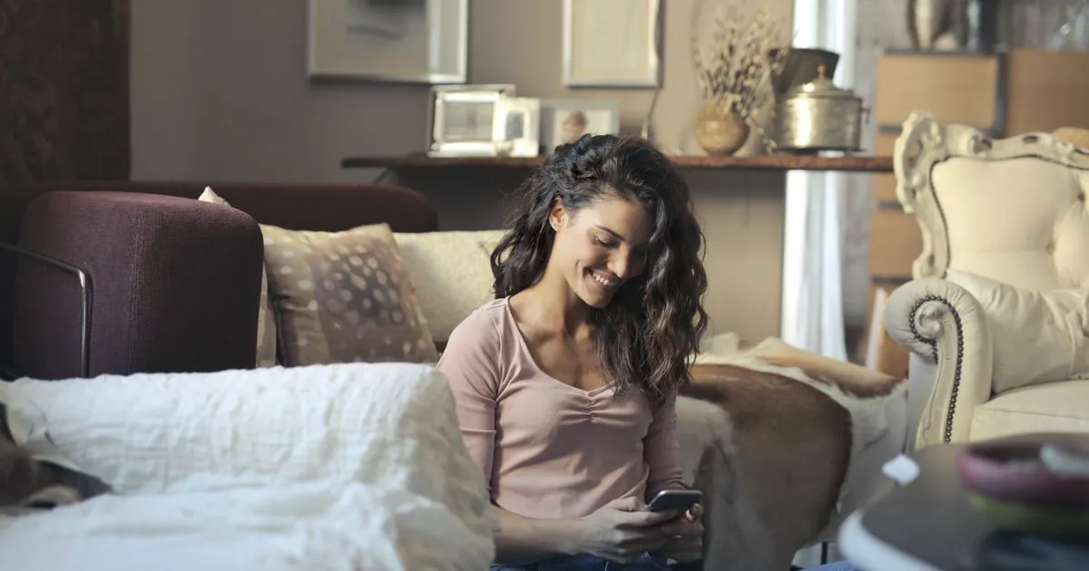 E-transfer cash loans in Canada funded to a smartphone same day