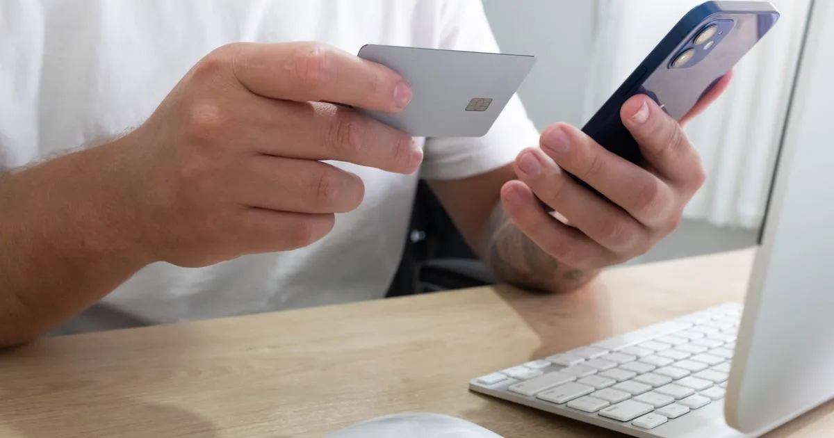 Applying for rapid loans online with a bank card and phone