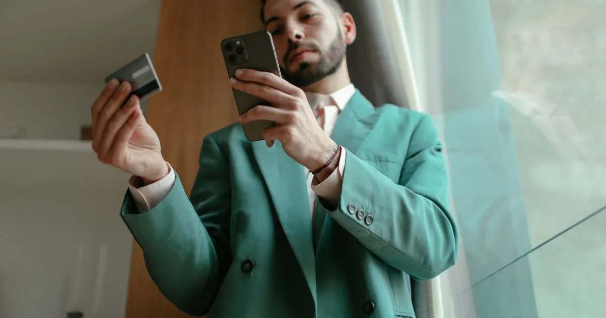 Checking a $600 rapid cash loan offer on a phone in Canada