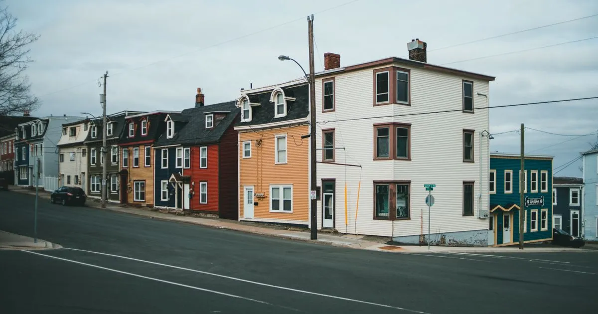 Rapid cash loans Newfoundland residents apply for online, with the colourful row houses of St. Johns